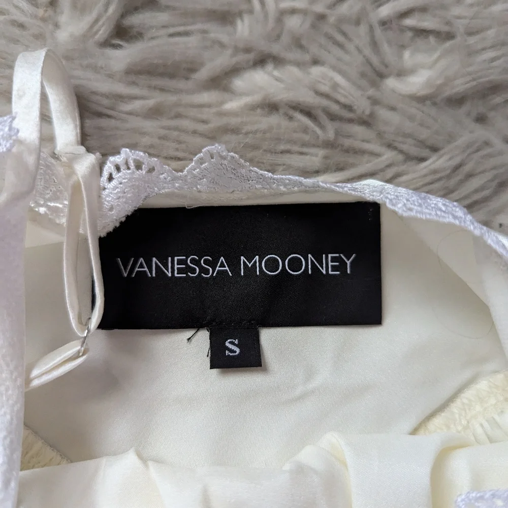 NWT Vanessa Mooney Jolene Dress in White Limited Edition - Picture 13 of 16